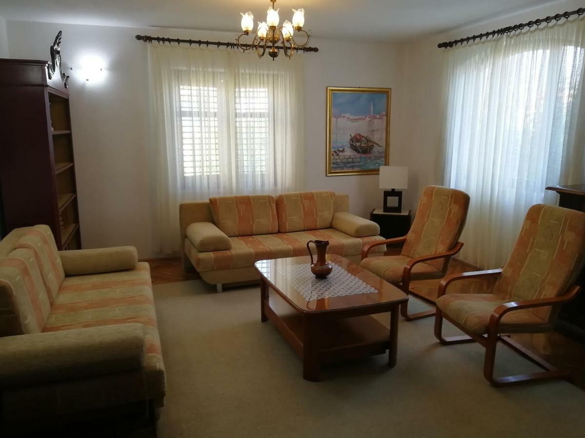 Apartman Mladenka Супетар Екстериор снимка