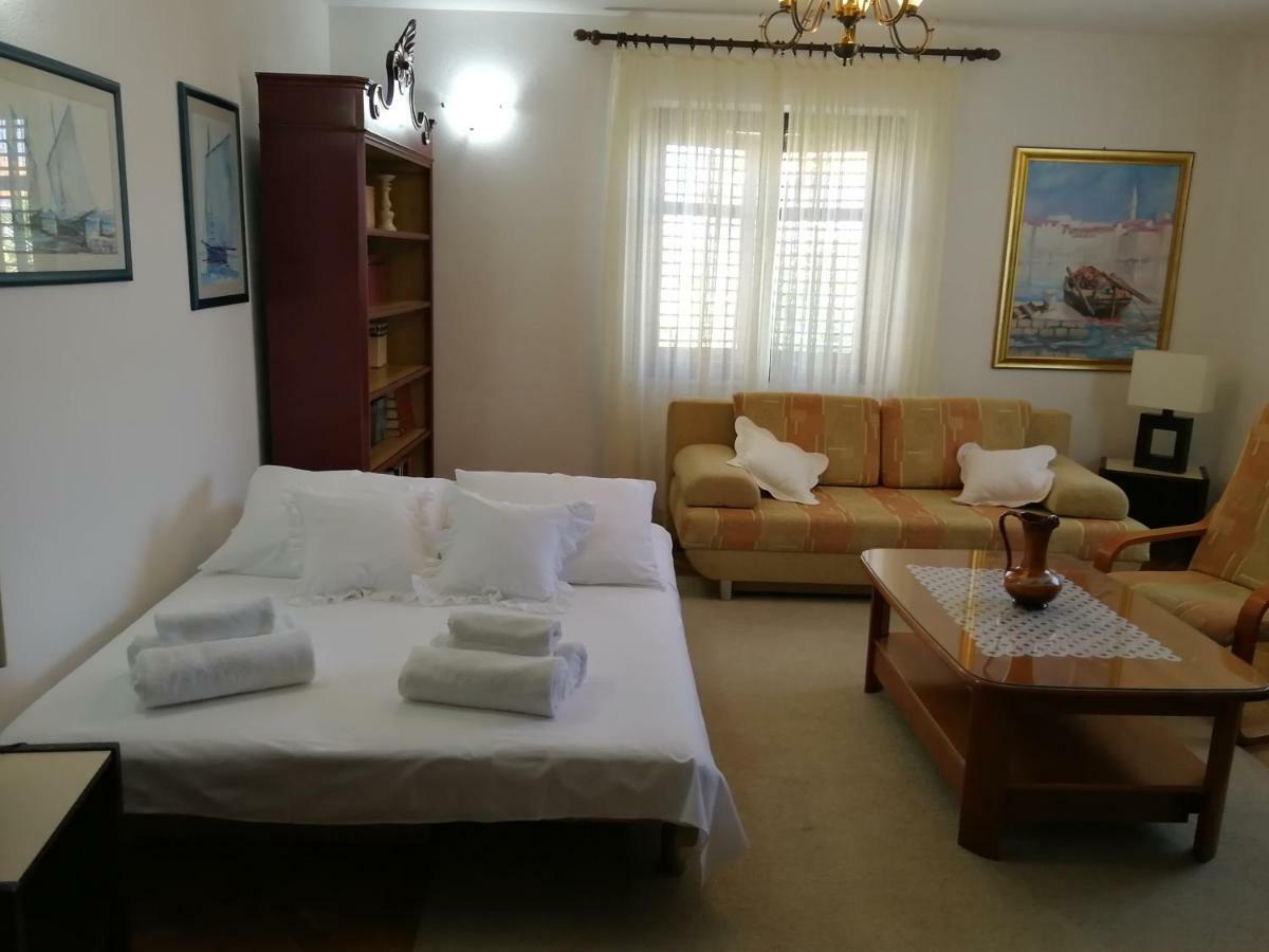 Apartman Mladenka Супетар Екстериор снимка