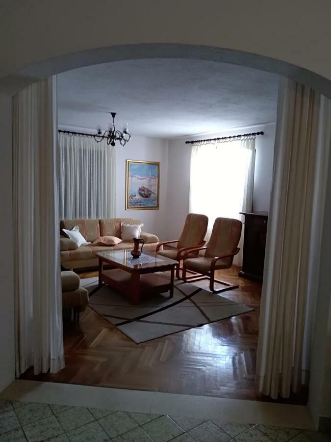 Apartman Mladenka Супетар Екстериор снимка